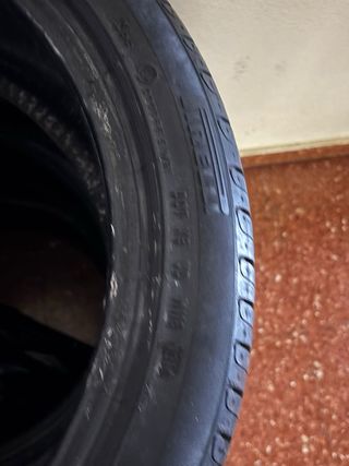 Neumático 245/40 R18