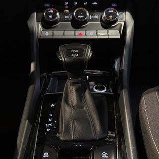 SKODA KAROQ 2.0 TDI AMBITION 4X4 DSG