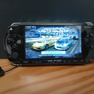 PSP 1004 Edición Coleccionista + Caja + 7 Juegos