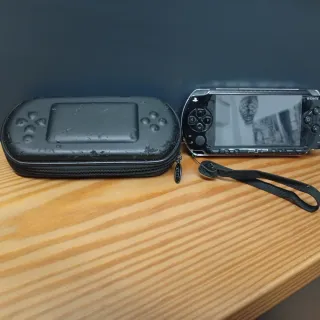 PSP 1004 Edición Coleccionista + Caja + 7 Juegos