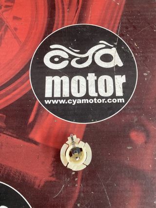 Porta-lámparas PIAGGIO, Ref 250521