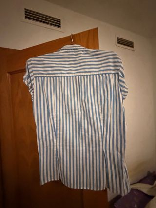 Blusa Zara Basic Rayas Azul y Blanca Manga Corta