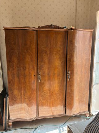 Armario de madera vintage