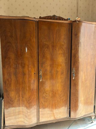 Armario de madera vintage