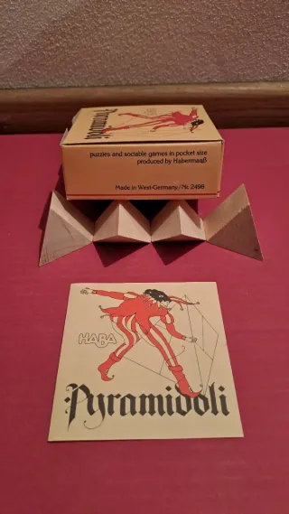 Pyramidoli rompicapo in legno von Haba Habermass