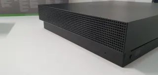 Xbox One X 1TB Star Wars Jedi: Fallen Order