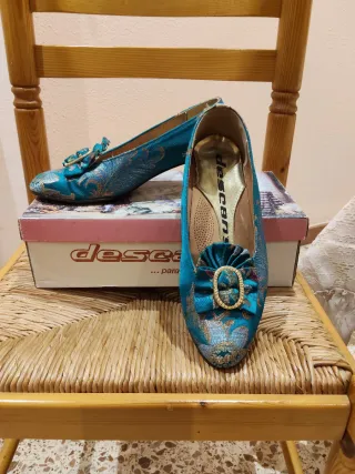 Vestido de Fallera, corpiño, falda y manteletas