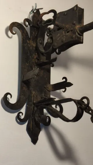 Llamador antiguo hierro forjado