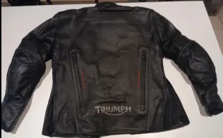 Chaqueta Triumph Cuero Negra
