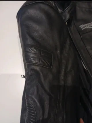 Chaqueta Triumph Cuero Negra