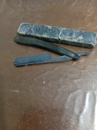 Rasoio d'epoca anni '30 con custodia