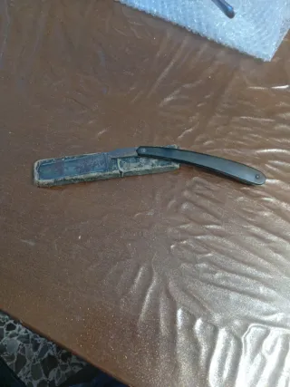 Rasoio d'epoca anni '30 con custodia