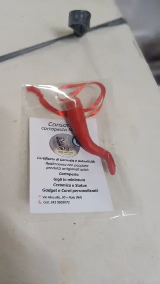 Corno portafortuna in ceramica