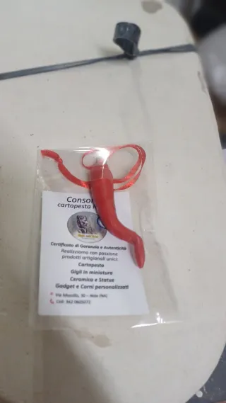 Corno portafortuna in ceramica