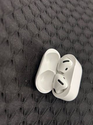 Apple AirPods 4 2025 IN GARANZIA + Custodia