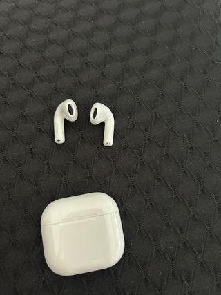 Apple AirPods 4 2025 IN GARANZIA + Custodia