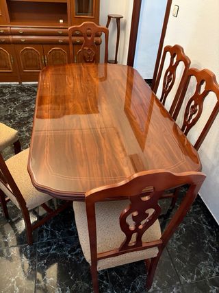 Mesa de comedor y 6 sillas