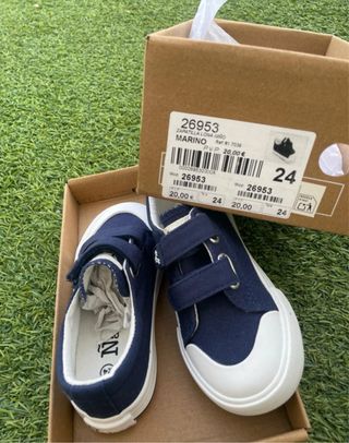 Zapatos niño azul y blanco talla 24