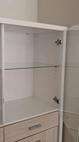 Vitrina aparador de madera y cristal