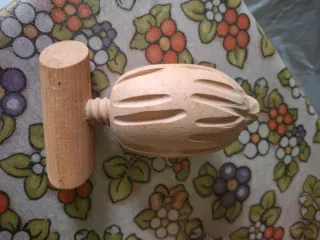 Schiaccianoci in legno