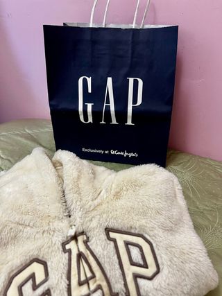 Jersey Gap Niña Beige talla de 6-12 meses. Nuevo