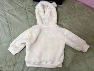 Jersey Gap Niña Beige talla de 6-12 meses. Nuevo