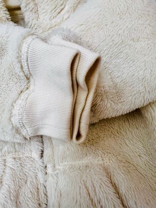 Jersey Gap Niña Beige talla de 6-12 meses. Nuevo