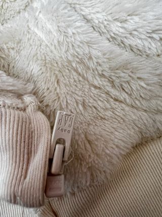 Jersey Gap Niña Beige talla de 6-12 meses. Nuevo