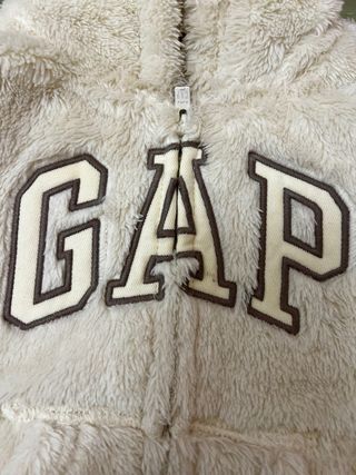 Jersey Gap Niña Beige talla de 6-12 meses. Nuevo