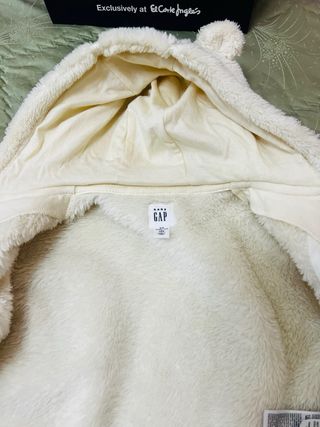 Jersey Gap Niña Beige talla de 6-12 meses. Nuevo