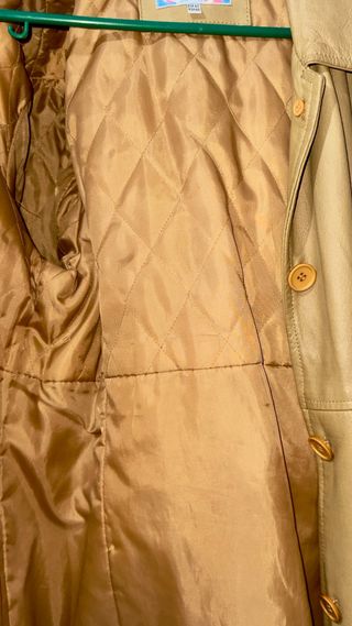 Abrigo de cuero color marron