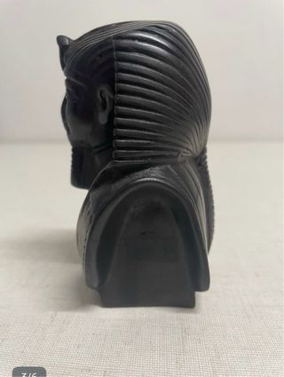 Busto Tutankamón de piedra