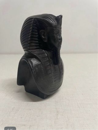 Busto Tutankamón de piedra