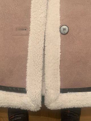 Abrigo borrego beige y blanco