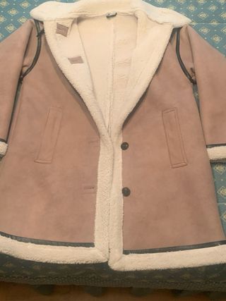 Abrigo borrego beige y blanco