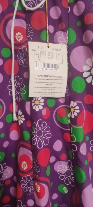 Traje Flamenca Niña Morado/Rojo. Nuevo. Talla 12