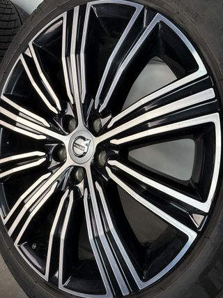 LLANTAS VOLVO V60 18” ORIGINALES CON NEUMÁTICOS
