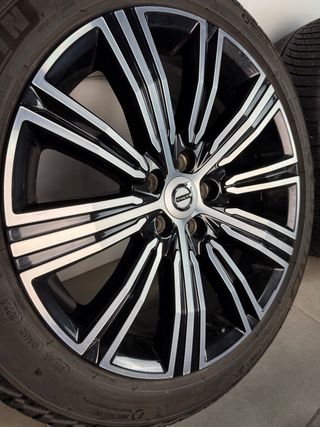 LLANTAS VOLVO V60 18” ORIGINALES CON NEUMÁTICOS