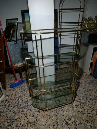 Estantería Metal y Cristal Dorada