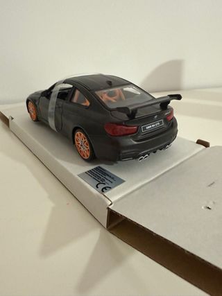 BMW M4 GTS 1/24 Maisto Nuevo