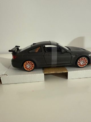 BMW M4 GTS 1/24 Maisto Nuevo