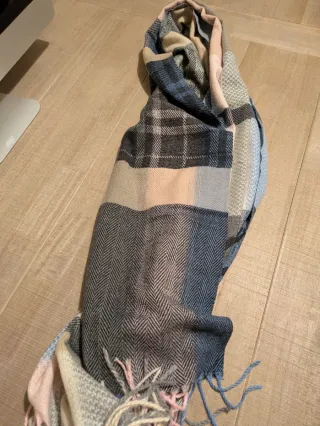 Foulard / Pashmina colores claros, tacto suave.