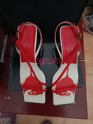 Sandalias Foco & Close Rojas y Blancas