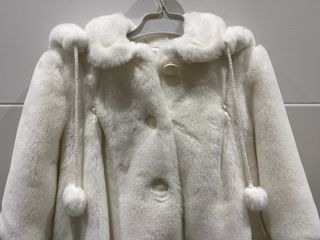 Abrigo de niña blanco 12m