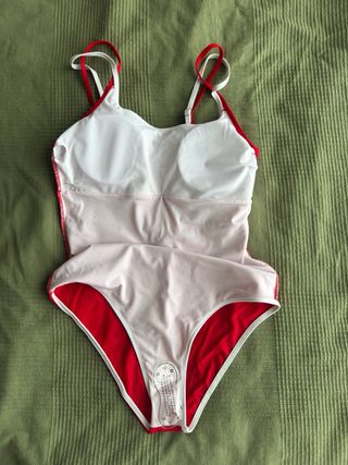 Traje de baño rojo una pieza nuevo L