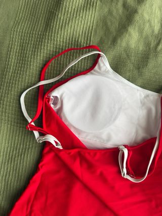 Traje de baño rojo una pieza nuevo L