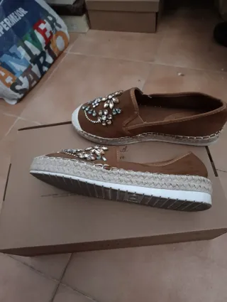 Zapatos planos VANA con pedrería