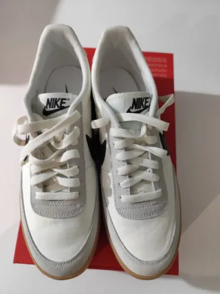 Zapatillas Nike Blancas y Negras