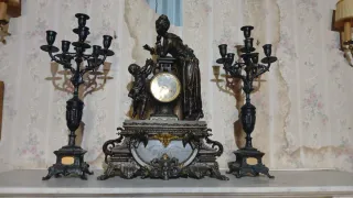 Reloj de sobremesa antiguo