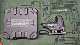 Parkside Seghetto a Pendolo 12V (Senza Batteria)